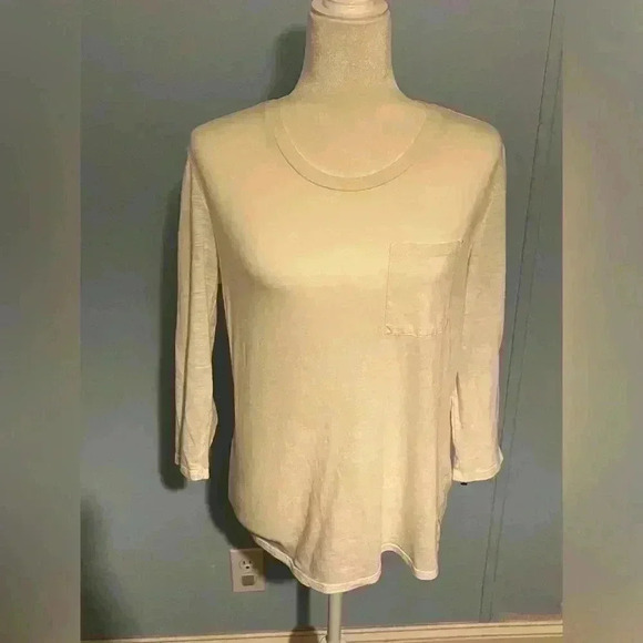 Patagonia Basic White One Pocket 3/4 Sleeves Closet Staple Size Medium - Picture 1 of 4